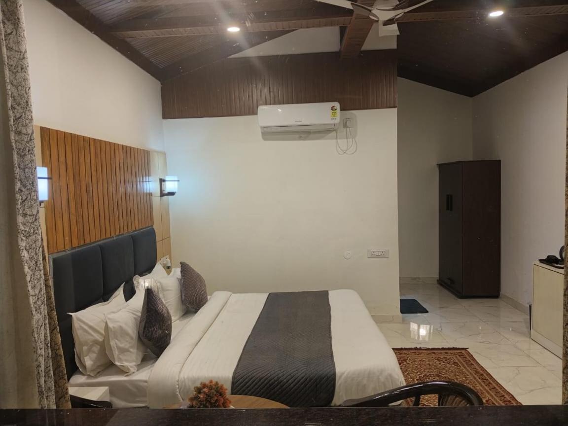 Corbett Jungle Breeze Resort Рамнагар Экстерьер фото